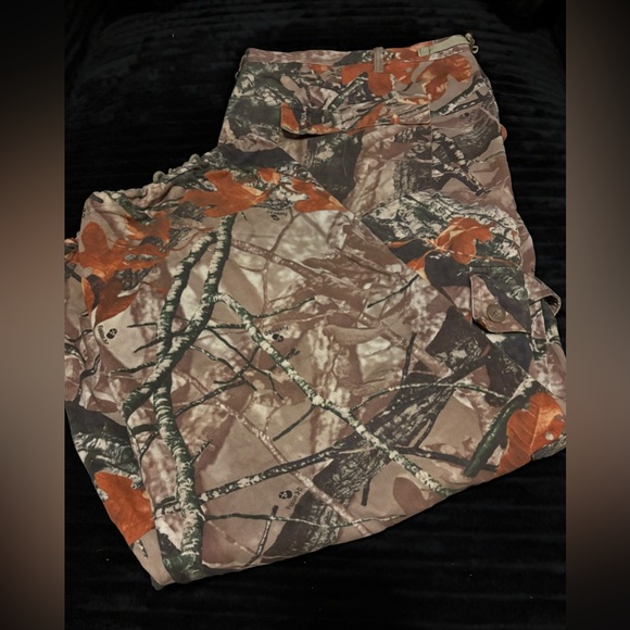 Men's Camouflage Cargo Hunting Pants - Picture 3 of 3